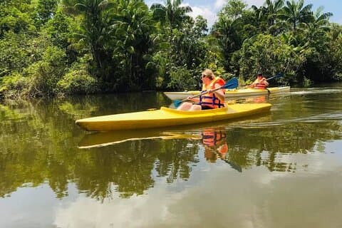 Excursión de un día de aventura en kayak a la isla norte de Phu Quoc