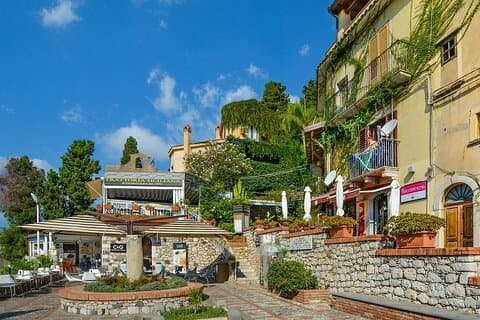 Taormina Walking Tour : Upptäck populära sevärdheter och dolda pärlor