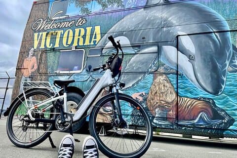 Visite guidée de la ville de Victoria en vélo électrique - Capots et légendes
