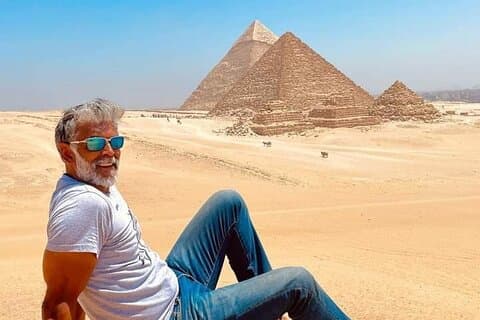 D'Assouan: visite privée d'une journée du nouveau musée des pyramides du Caire en vol