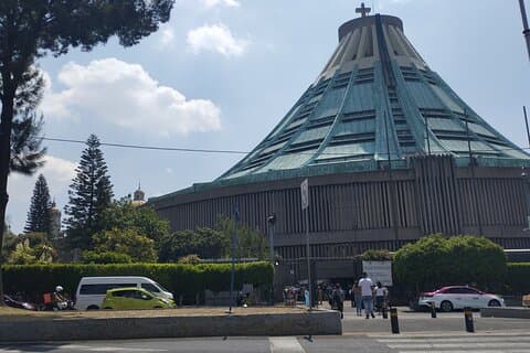 Privat rundtur i basilikan i Guadalupe med transport