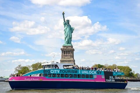 Statue of Liberty & NYC Skyline Cruise - Freedom Liberty Tour