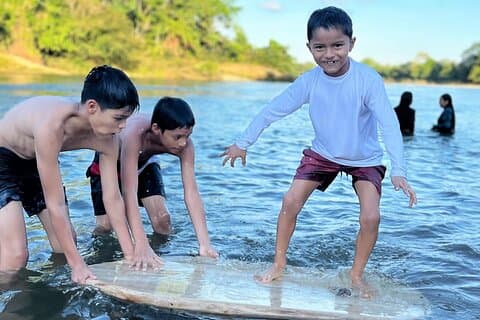 Trygg og enkel SUP Stand-Up Paddle i Misahualli