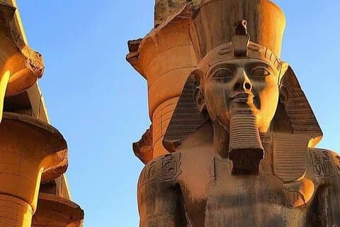 Charm el-Cheikh : visite privée d'une journée de Louxor au tombeau du roi Toutankhamon en avion