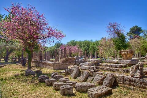 Olympia Highlights och Kourouta Beach Getaway