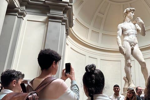 Private Child-friendly Tour Accademia Gallery and Michelangelo
