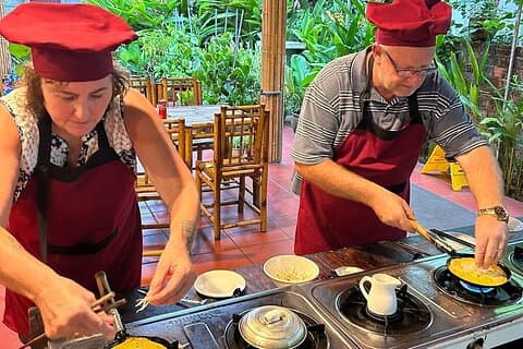 Visite écologique de Hoi An : promenade en bateau avec paniers dans la jungle de noix de coco et cours de cuisine