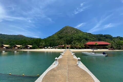 5D4N Luxury Resort & Island Hopping with Seaplane Transfer
