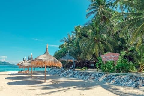4D3N Luxury Resort & Island Hopping with Seaplane Transfer