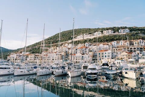 Privat tur Udforsk Kotor-bugten og nyd i Blue Cave and Beach