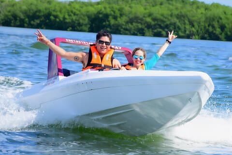 Spännande racerbåt guidad tur i Cancun!