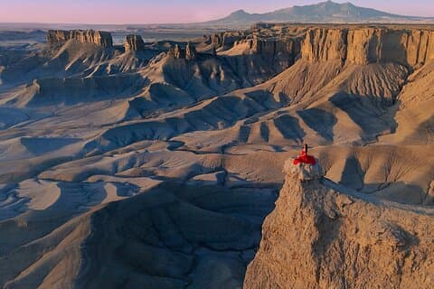 4x4 guided tour to otherworldly Moonscape Overlook/Factory Butte
