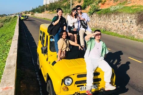 Excursão compartilhada de jipe ao nascer ou pôr do sol em Mui Ne