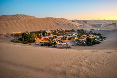 Tour privato Stupefacenti linee di Nazca e oasi di Huacachina