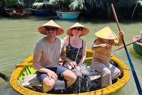 Experiencia de aventura en barco y montaña de mármol desde Danang