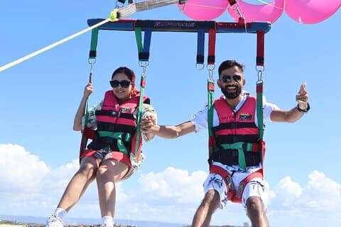 Gold Coast Parasailing – Tandem- und Dreifachflüge