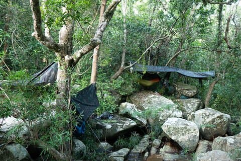 2 dias 1 noite de trekking e acampamento no Parque Nacional Nui Chua