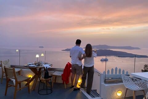 Private Sunset Wine Tour – Caldera Views & Premium Tastings