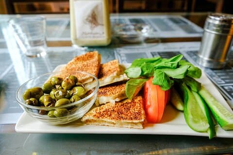Beirut Street Food Tour | Hummus, Knefeh & Manoushe