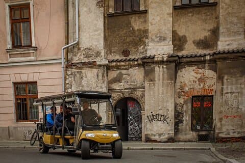 Recorrido en grupo por la herencia judía en carrito de golf con audioguía en Cracovia