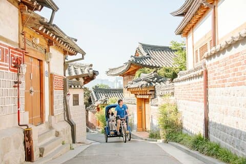 2 timer / Seoul Private Pedicab Tour : Bukchon Anguk Hanok Village
