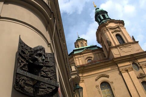 Tour de Kafka en grupos pequeños por Praga