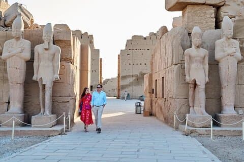 Depuis Hurghada: visite de la vallée des rois de Louxor avec billet en bus
