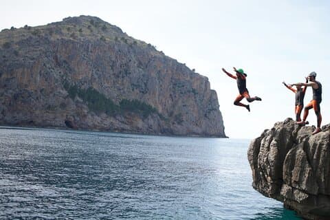 Esplora la costa di Maiorca in un tour di Coasteering