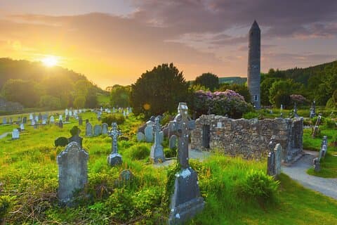 I Glendalough: Vandretur for musik og historie