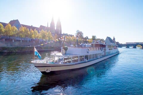 Passeio de hidromassagem no Danúbio em Regensburg