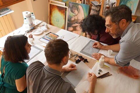 フィレンツェでの絵画体験：自分だけのフィレンツェのユリを作ろう