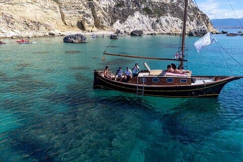 Cagliari Boat Tour with Classic Gozzo in the Gulf of Cagliari