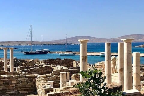 Mykonos Segelkreuzfahrt nach Rhenia, Führung durch Delos, Mittagessen & Getränke