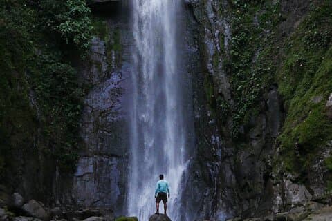 Djungelvandring till Hidden Waterfall i Puerto Viejo