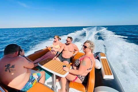 PRIVATE | Speed Boat 4 - Uur naar White Island en Dolphin House