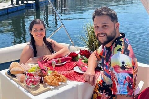 Yachtcruise med frokost om bord for opptil 4 personer