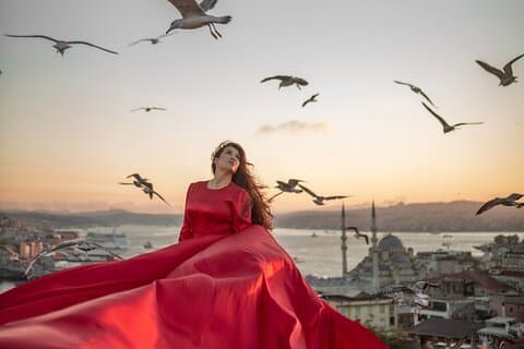 Iconico Flying Dress Rooftop Servizio fotografico a Istanbul (3Concepts)