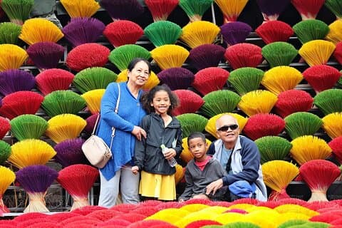 Quang Phu Cau wierookdorp naar Ninh Binh dagtour met kleine groepen