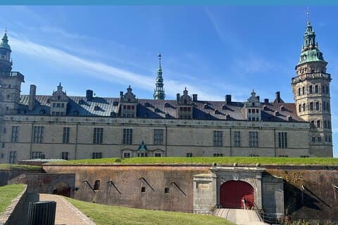 Helsingør Slot og Historisk By Selvguidet Vandretur