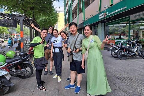 Morning Saigon Unseen Adventure Scooter med Ao Dai Riders Option