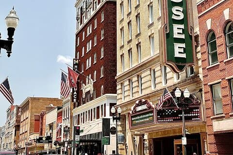 Astounding Scavenger Hunt: Knoxville's Perfect Blend
