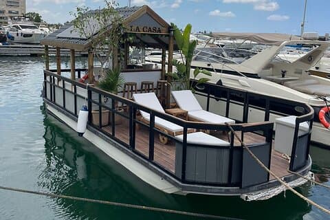 Privates Partyboot, Libanon