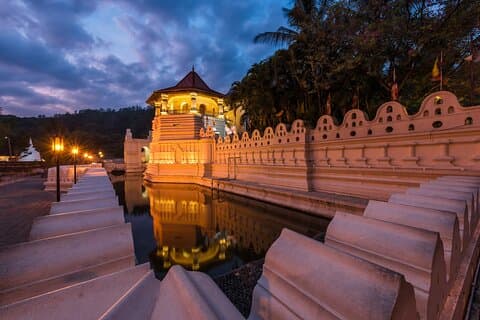 From Sigiriya to Kandy Private Transfer by Comfortable Car/Van