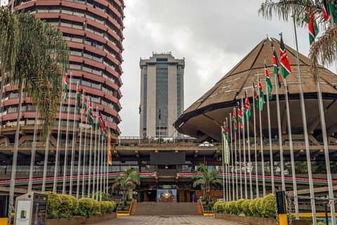 Musée de Nairobi, Tour KICC, Spectacle de danse culturelle de Perles et Bomas