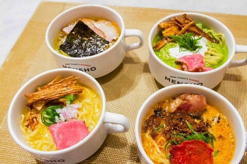 Tour de degustación de ramen de Tokio con 6 mini tazones en 3 tiendas Ramen