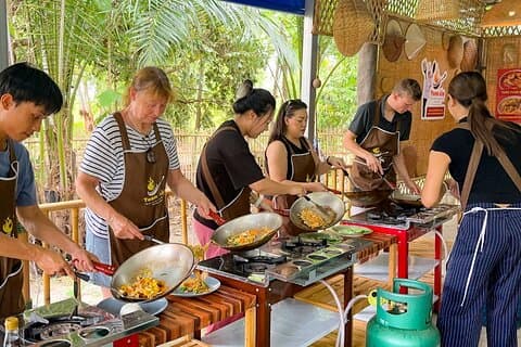 Chiang Mai: Thaise kookcursus en observatie van het olifantenreservaat