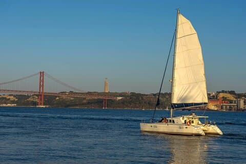2h Lisbon Electric Tuk Tuk Tour + 2h Sunset Sailing Boat Trip