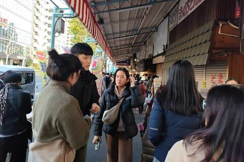 Upptäck de bästa matställena i Ginza med en lokal expert