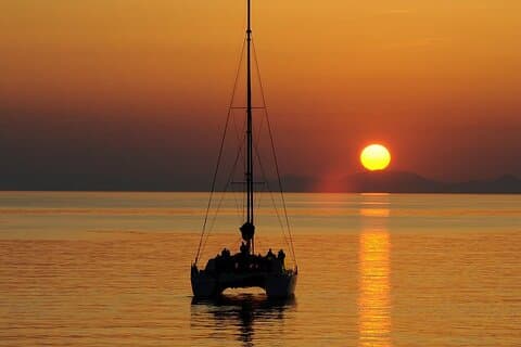 Private Sunset Catamaran Cruise em Naxos com jantar
