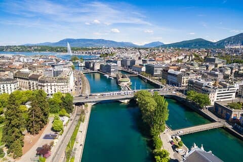 Kindvriendelijke privérondleiding door de stadswonderen van Genève voor gezinnen